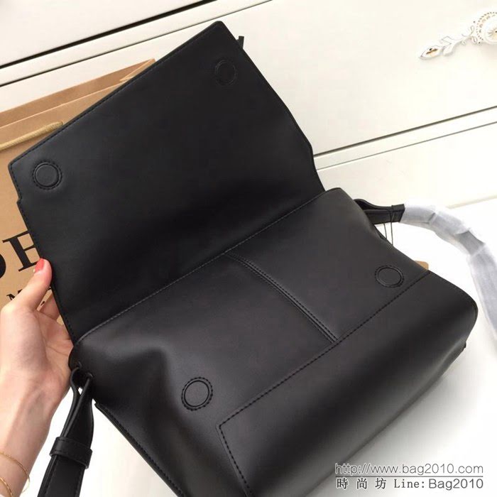 LOEWE羅意威 專櫃同步 經典百搭 明星同款 Military Messenger 信使包 0169 男女同款  jdl1024